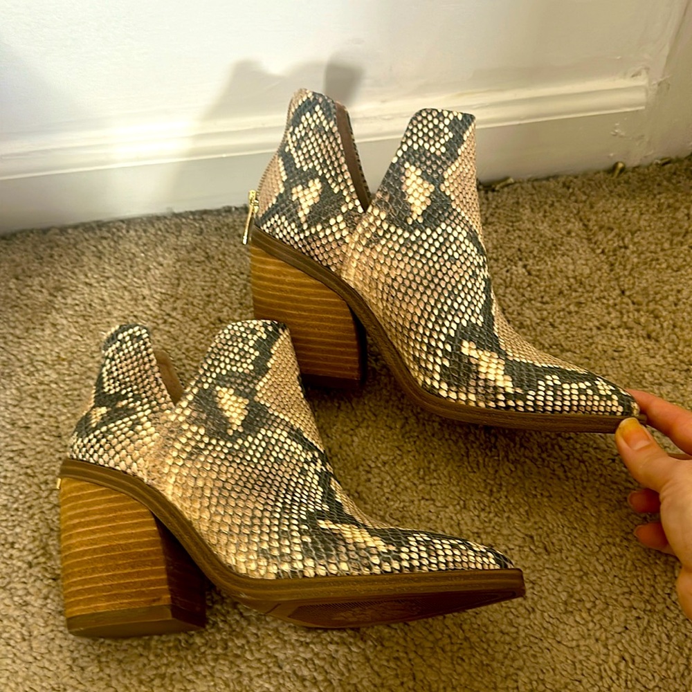 Vince Camuto boots